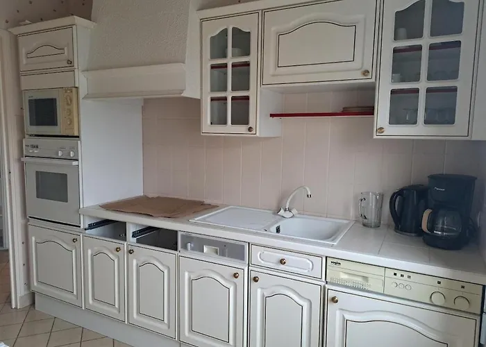 Chez Line, Face A La Gare Apartamento *