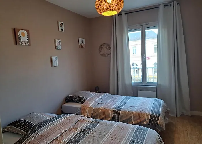 Chez Line, Face A La Gare *