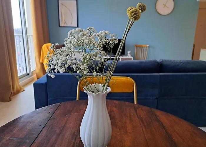 Chez Line, Face A La Gare Apartamento *